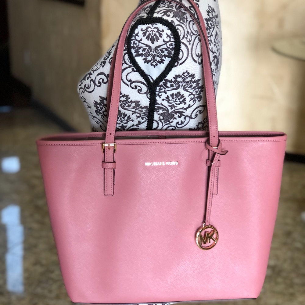 Michael Kors Jet Set Travel Medium Caryall Tote